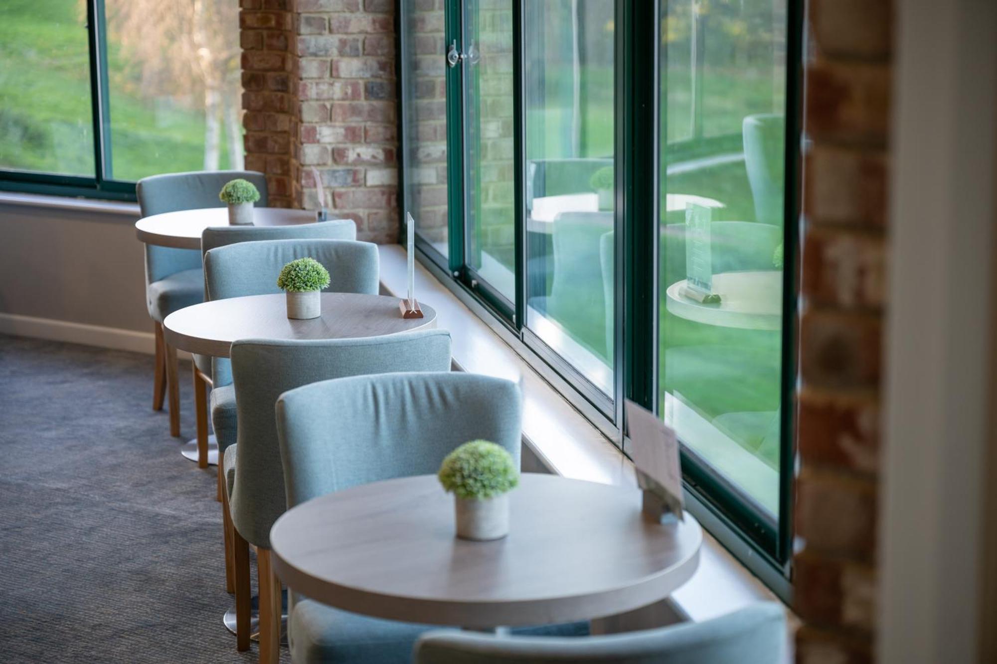Hellidon Lakes Hotel Daventry Esterno foto
