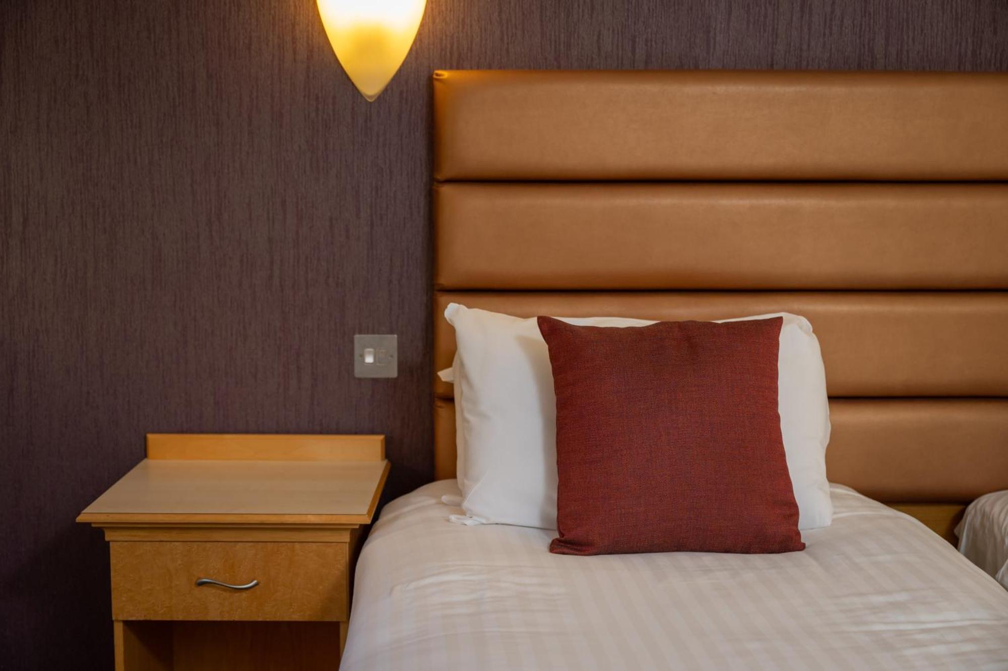 Hellidon Lakes Hotel Daventry Esterno foto